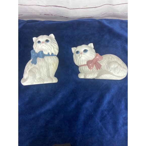 Vintage Plastic White Cat Figurines With Blue‎ & Pink Bows - Picture 4 of 9